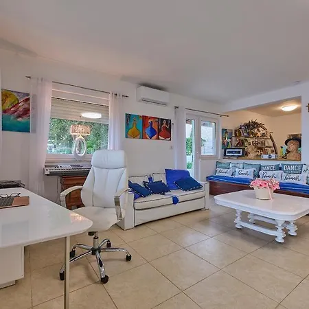The Seaside Villa Art With Private Beach Villa *
