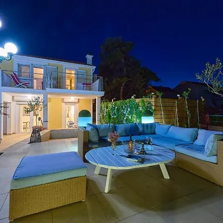 The Seaside Villa Art With Private Beach Slatine